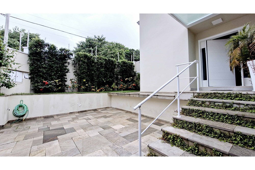 CHG 17 601361045-12 - REMAX Trio Exclusividades