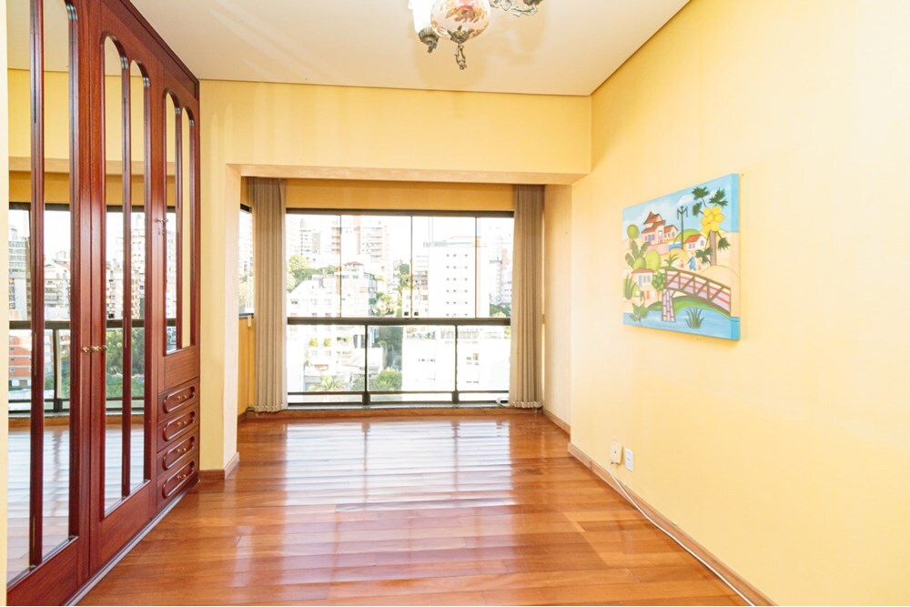 Residencial Multifamiliar de 3 quartos, 290m² no bairro Moinhos de Vento, em Porto Alegre | Eu Corretor