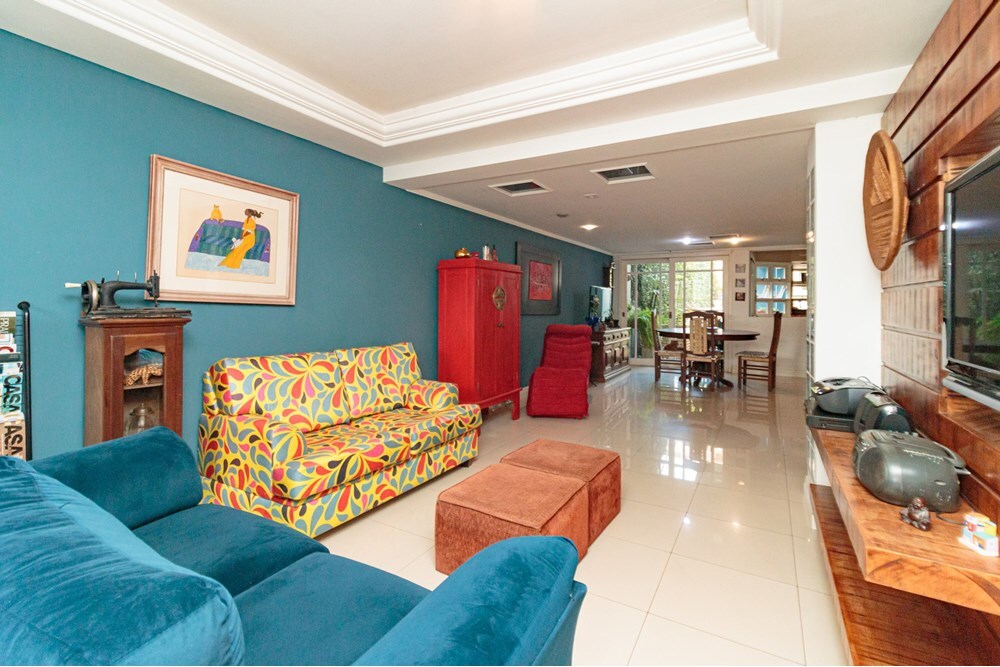 Residencial Multifamiliar de 4 quartos, 410m² no bairro Chácara das Pedras, em Porto Alegre | Eu Corretor