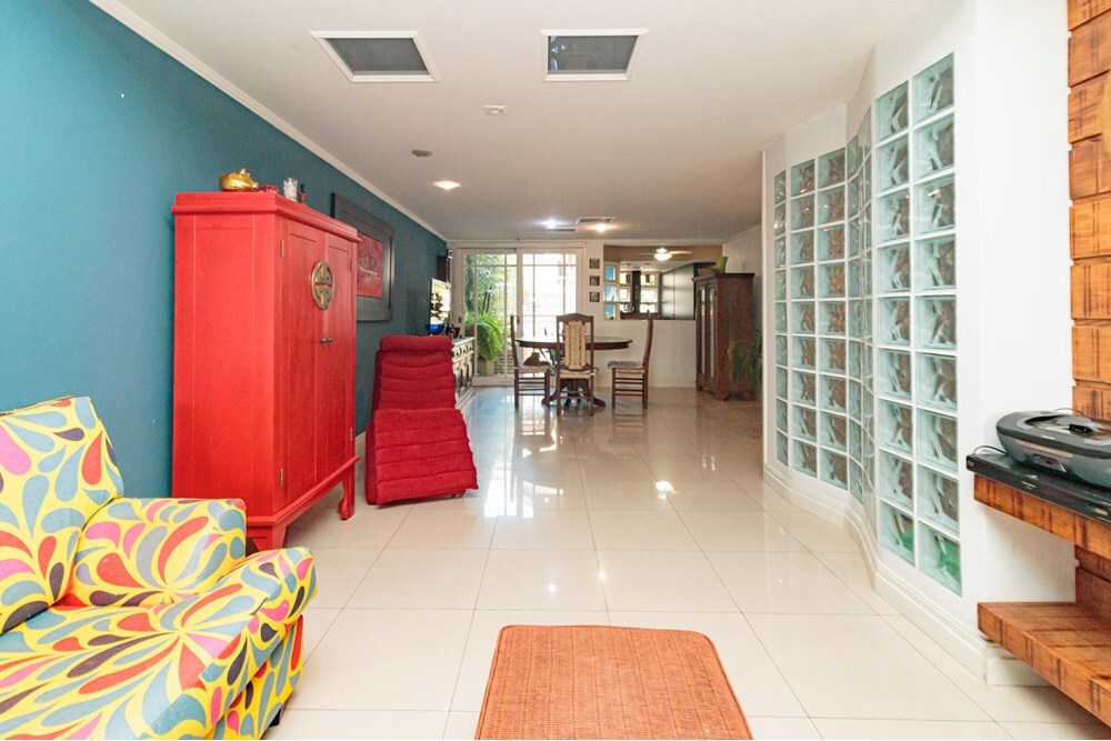 Residencial Multifamiliar de 4 quartos, 410m² no bairro Chácara das Pedras, em Porto Alegre | Eu Corretor