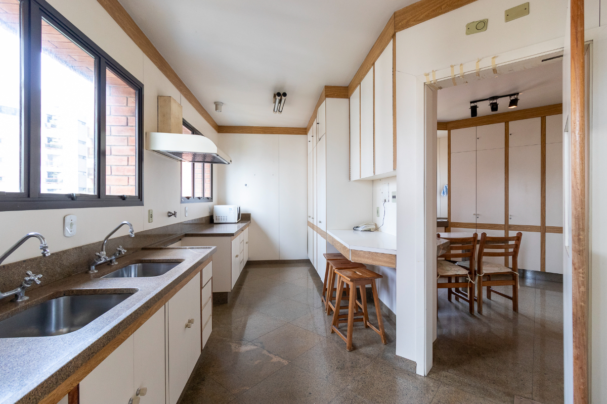 Residencial Multifamiliar de 3 quartos, 325m² no bairro Moema, em São Paulo | Eu Corretor