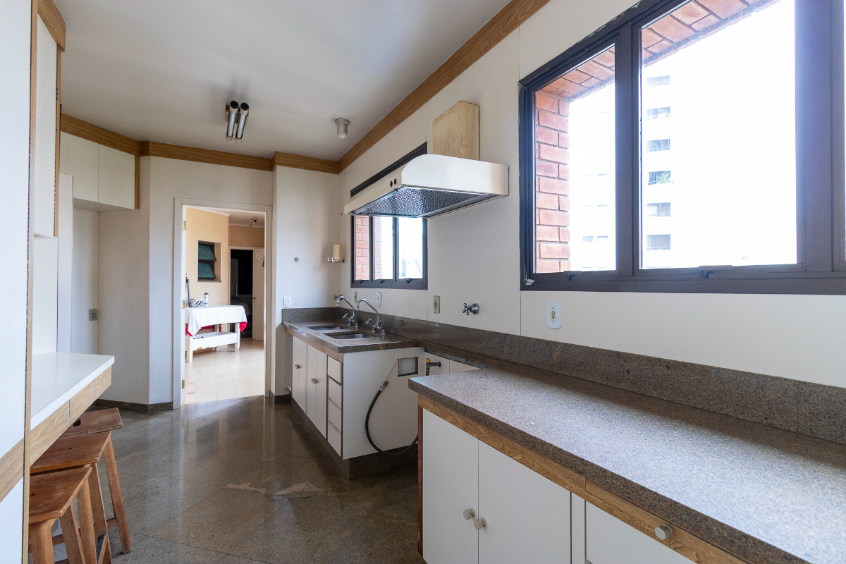 Residencial Multifamiliar de 3 quartos, 325m² no bairro Moema, em São Paulo | Eu Corretor