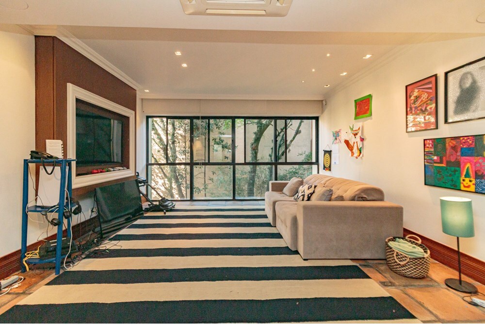 Residencial Multifamiliar de 4 quartos, 328m² no bairro Floresta, em Porto Alegre | Eu Corretor