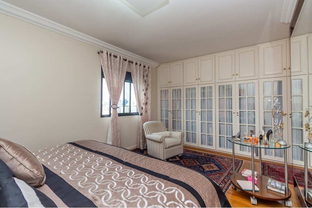 Residencial Multifamiliar de 4 quartos, 198m² no bairro Moema, em São Paulo | Eu Corretor