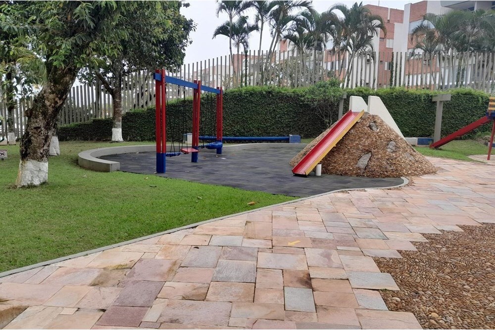 JEGG 582 Apto 601081064-37 - REMAX Lepex Exclusividades