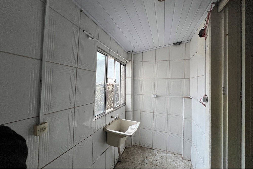 CLDV 1022 Loja 601401007-45 - REMAX Paradisus Exclusividades