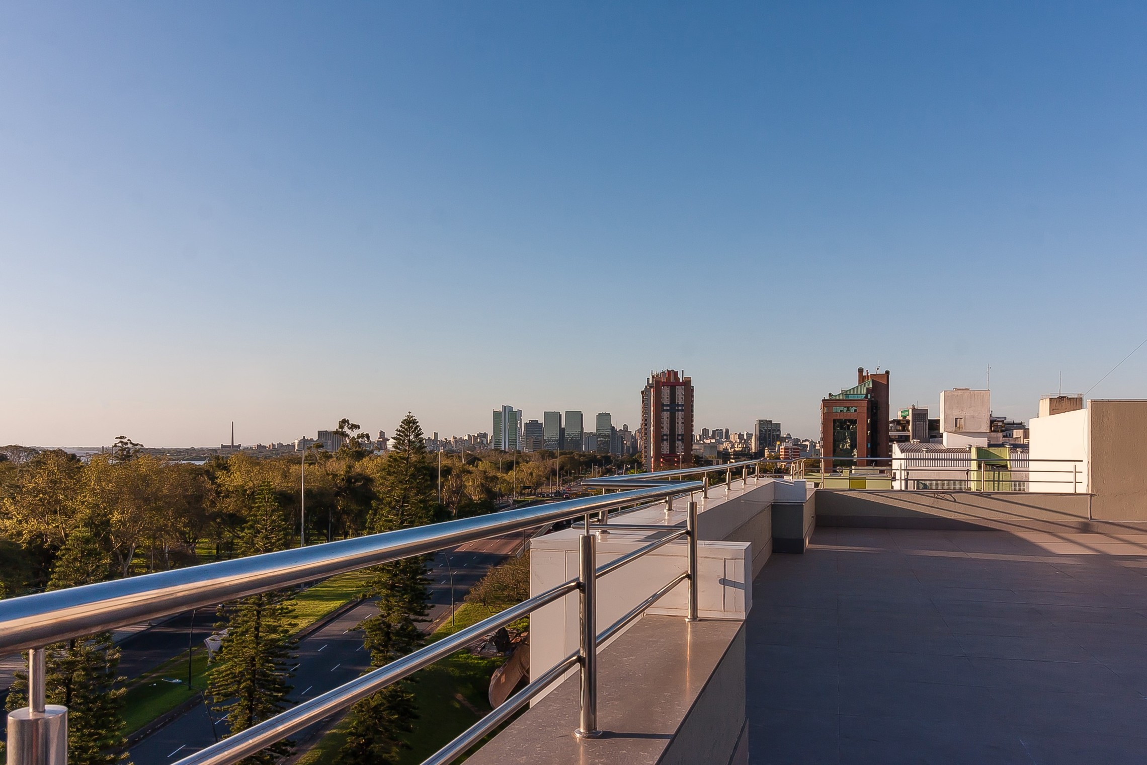 Comercial de 37m² no bairro Menino Deus, em Porto Alegre | Eu Corretor