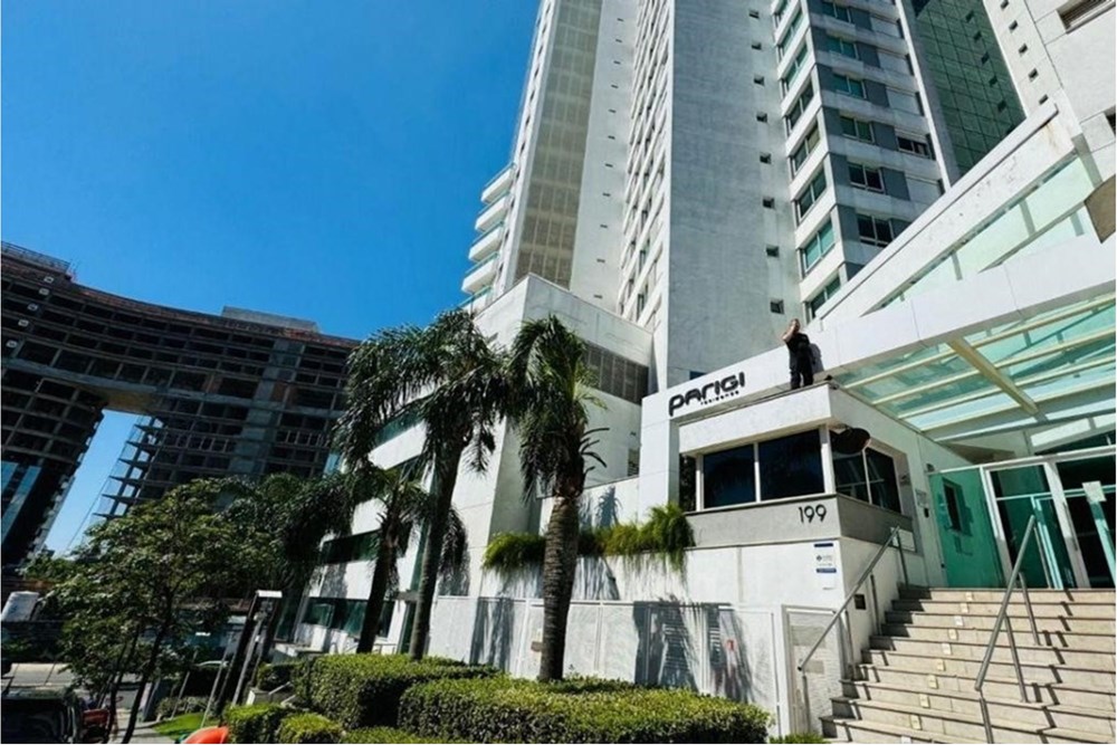 TFVAL 199 Apto 610101007-75 — Apartamento 2 dorm