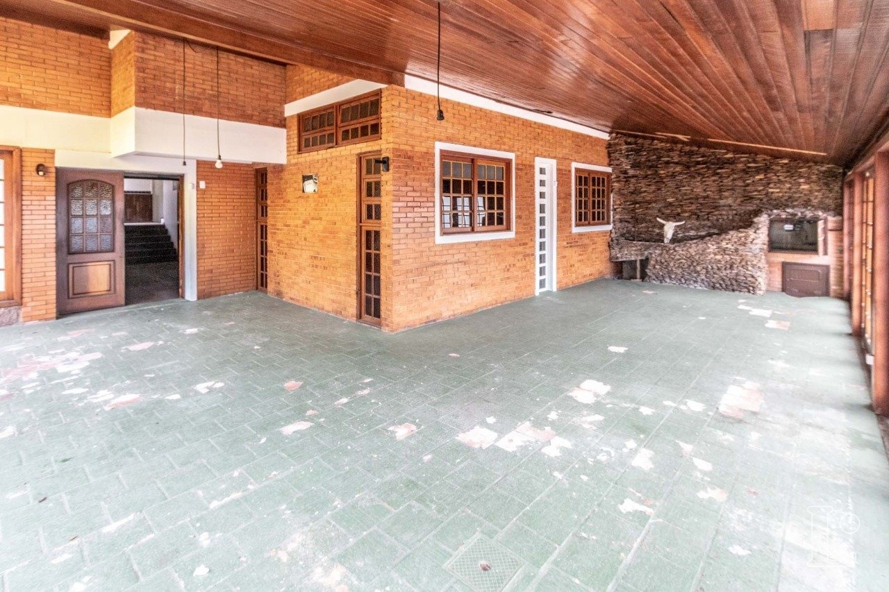Comercial de 350m² no bairro Tristeza, em Porto Alegre | Eu Corretor