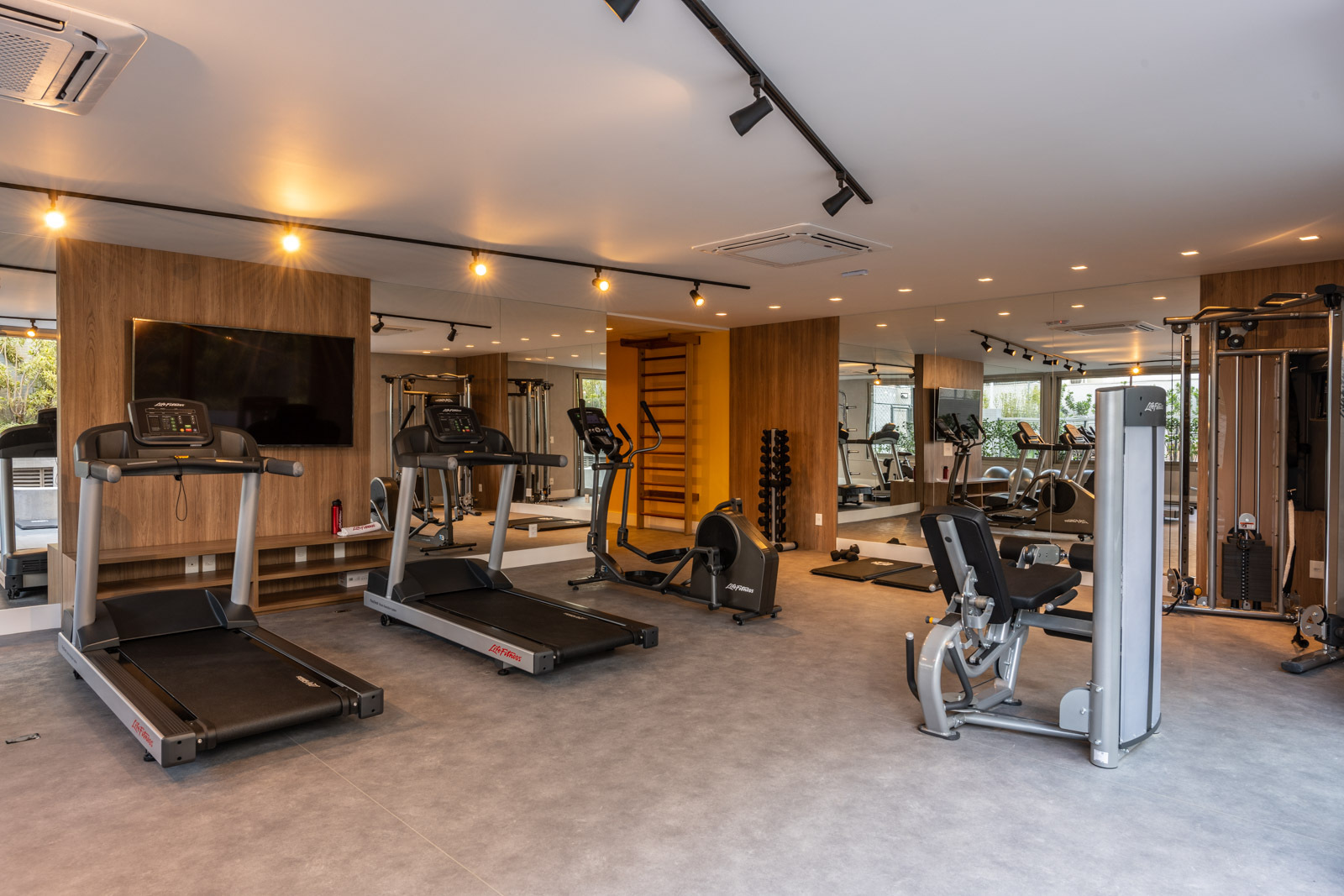 Raízes do Parque - Caucaso Raízes do Parque - Caucaso