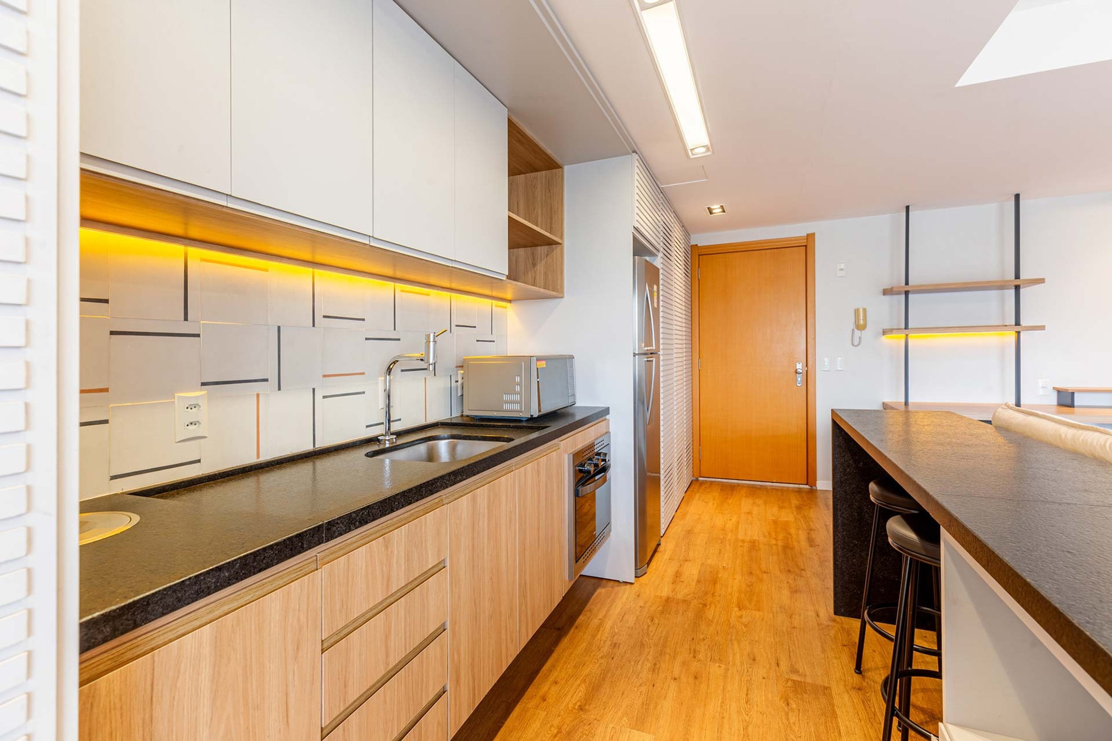 Apartamento, 1 suíte, à venda, 56 m², Três Figueiras - Porto Alegre — foto 2