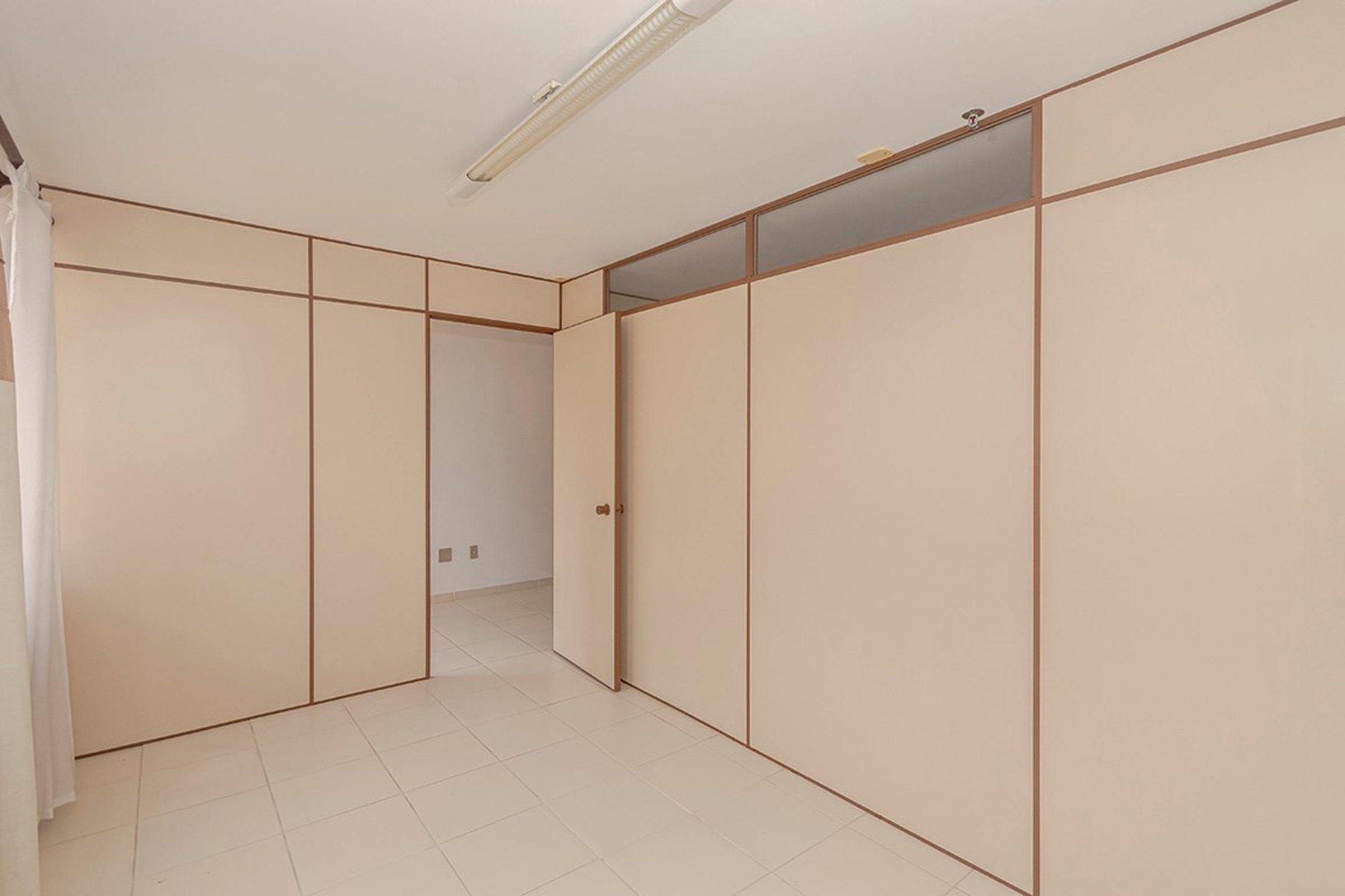 FCC 881 Sala 612491052-141