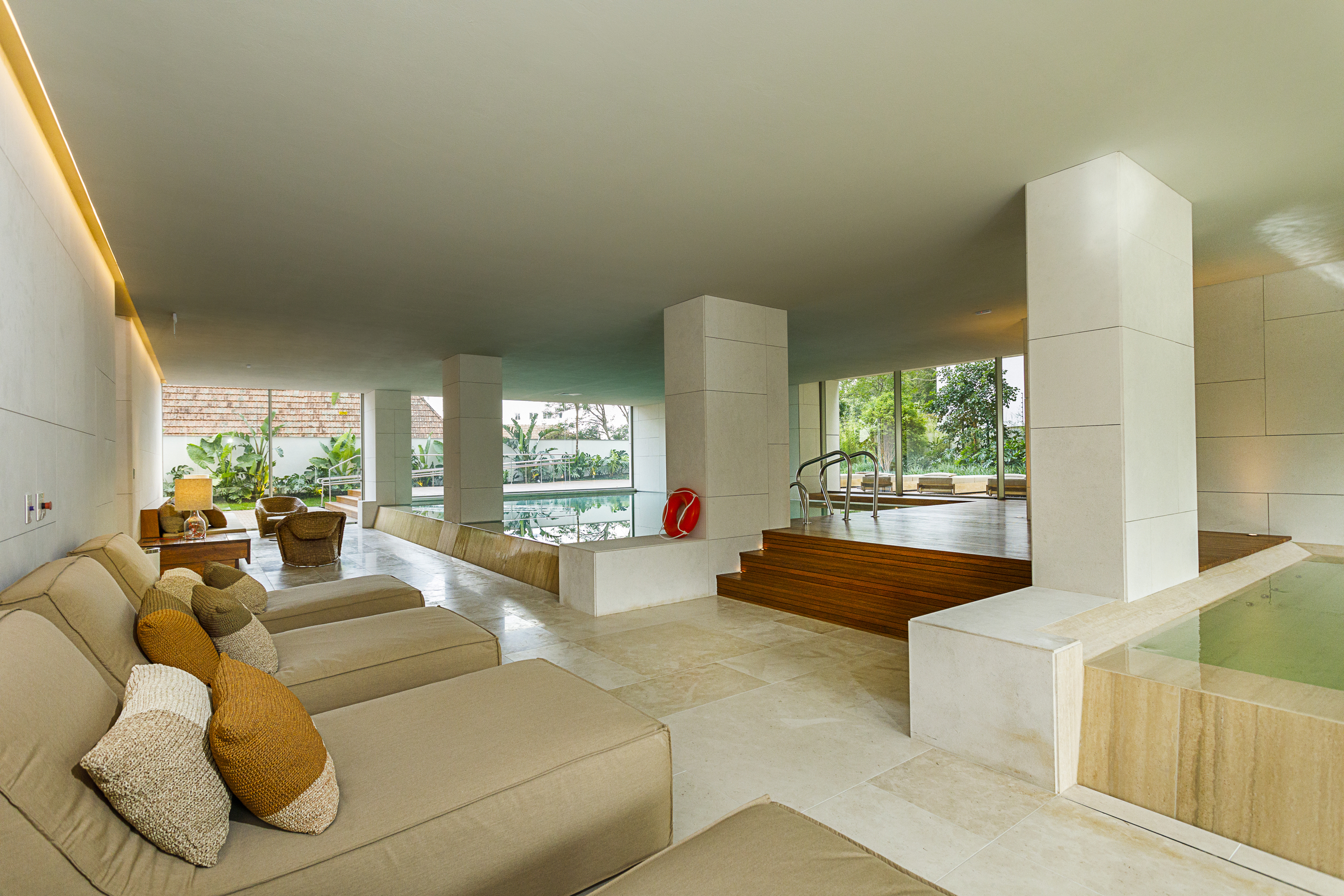 Residencial Multifamiliar de 3 quartos, 387m² no bairro Moinhos de Vento, em Porto Alegre | Eu Corretor