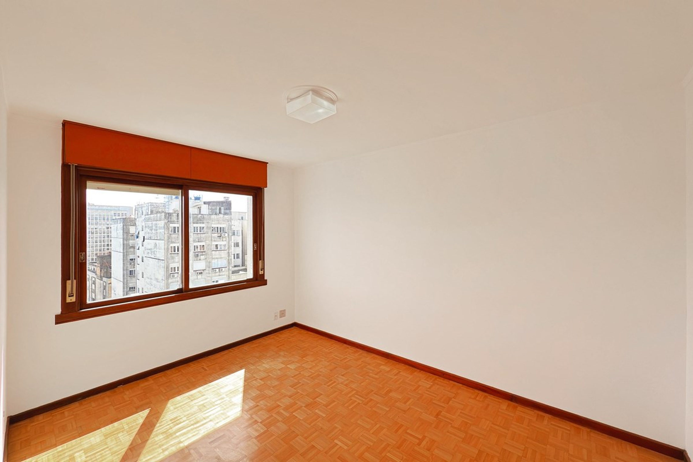 II 352 Apto 610371025-25