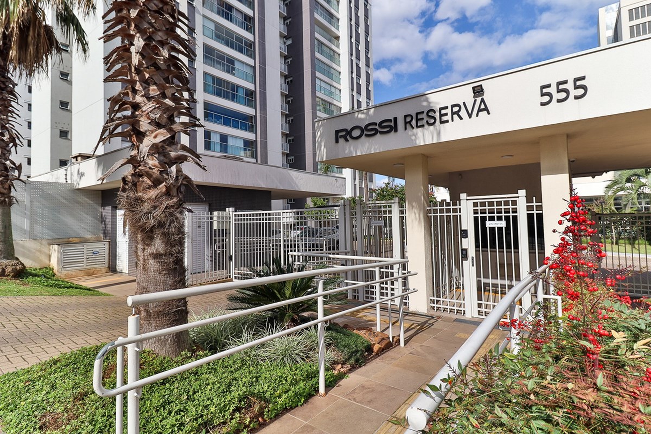 JDSSJE 555 Apto 610101018-27 - REMAX Tri Exclusividades