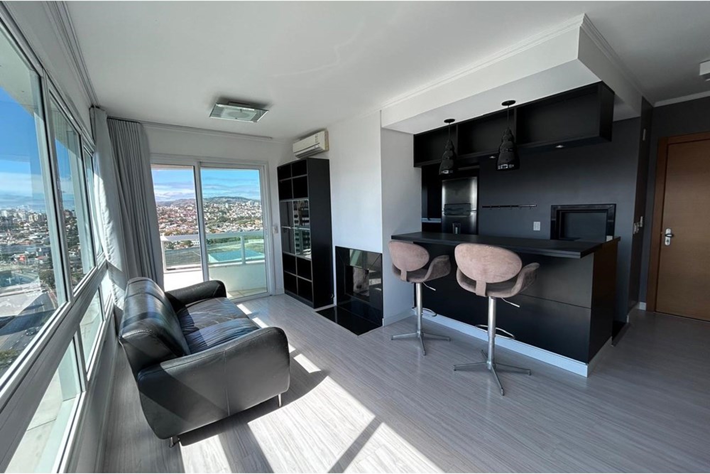 TFVAL 199 Apto 610101031-36 - REMAX Tri Exclusividades
