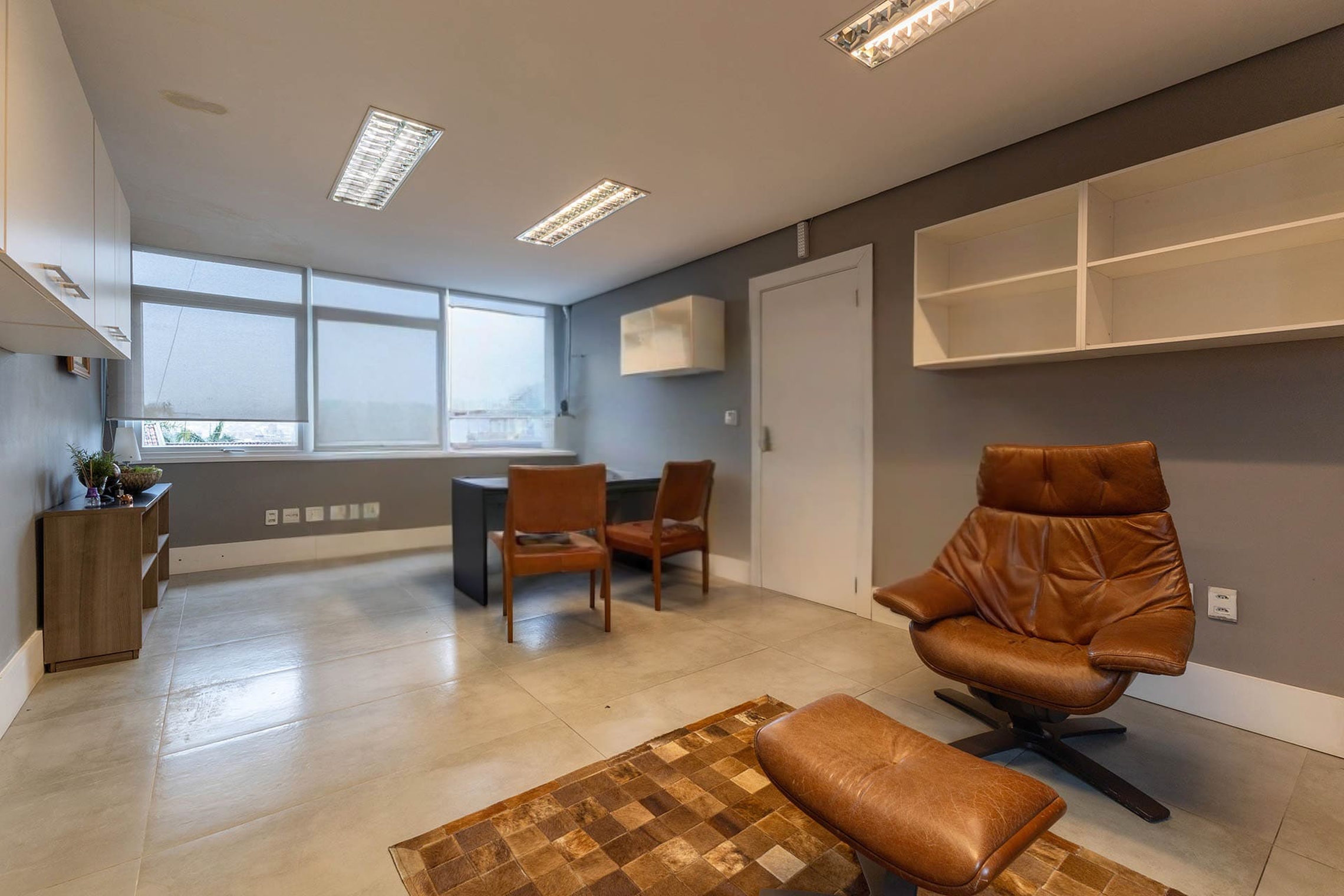 Edifício Comercial no TFCH 110 Prédio ONE42374, à venda, 712 m², Três Figueiras - Porto Alegre — foto 4