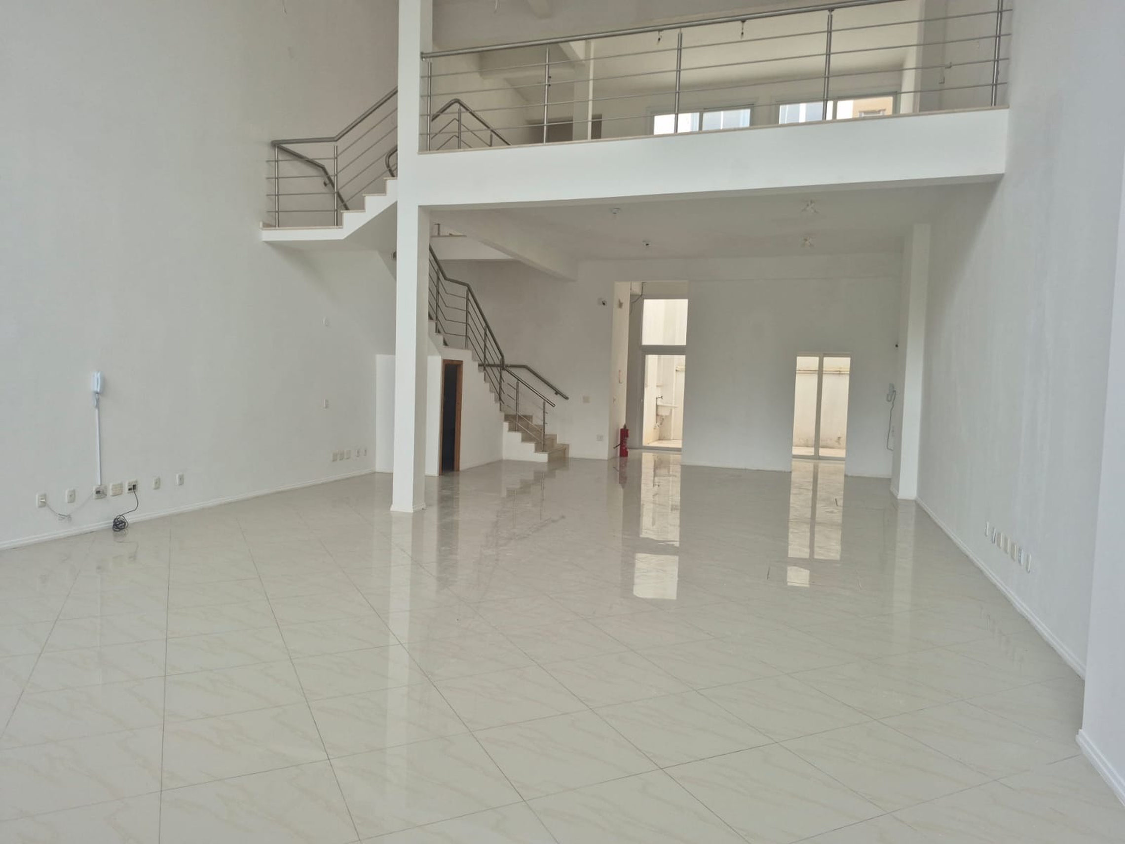 Loja no PGA 1427 Loja 95456, à venda, 246 m², Petrópolis - Porto Alegre — foto 3