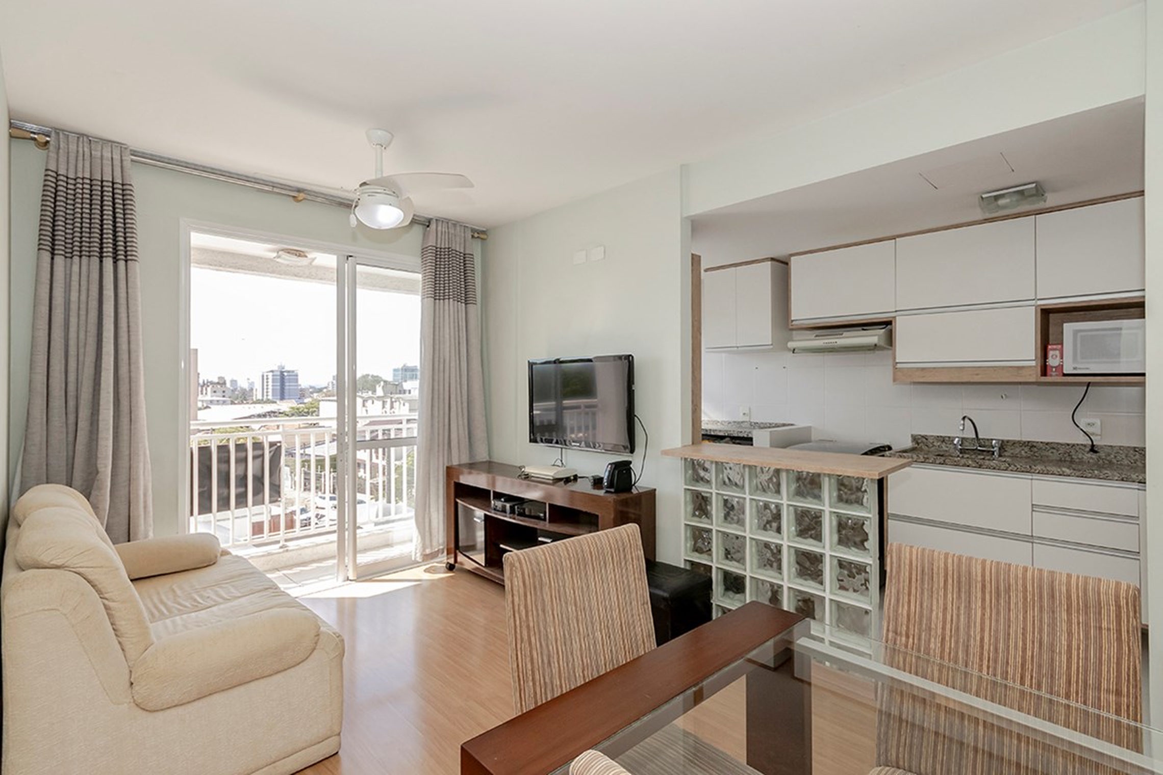 CRL 135 Apto 612541029-66 — Apartamento 2 dorm