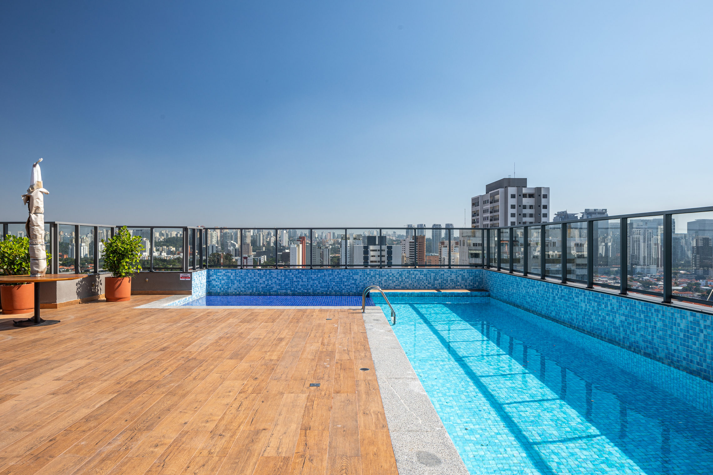 PISCINA ROOFTOP PISCINA ROOFTOP