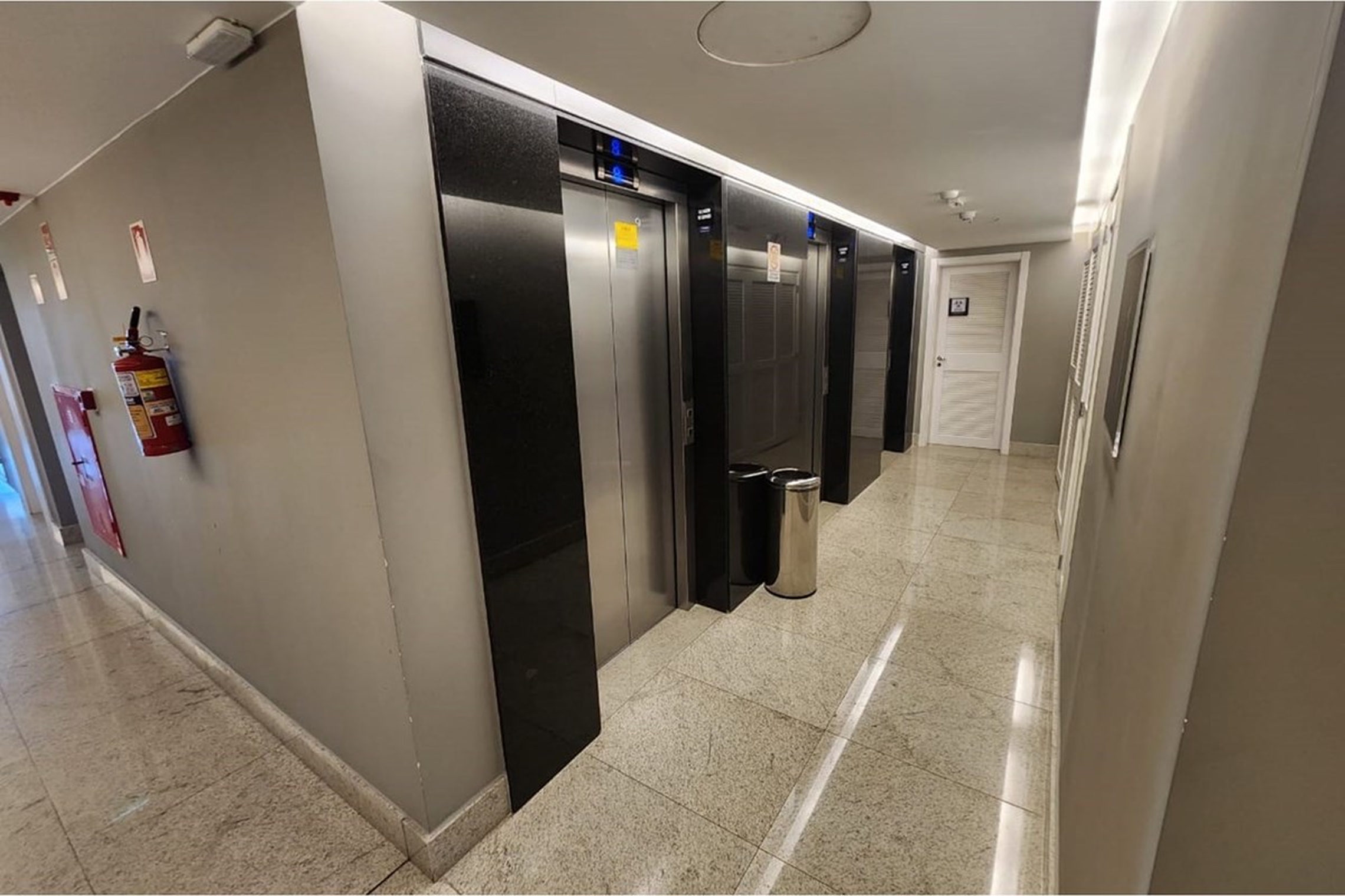 MRGS 330 Sala 610241017-116