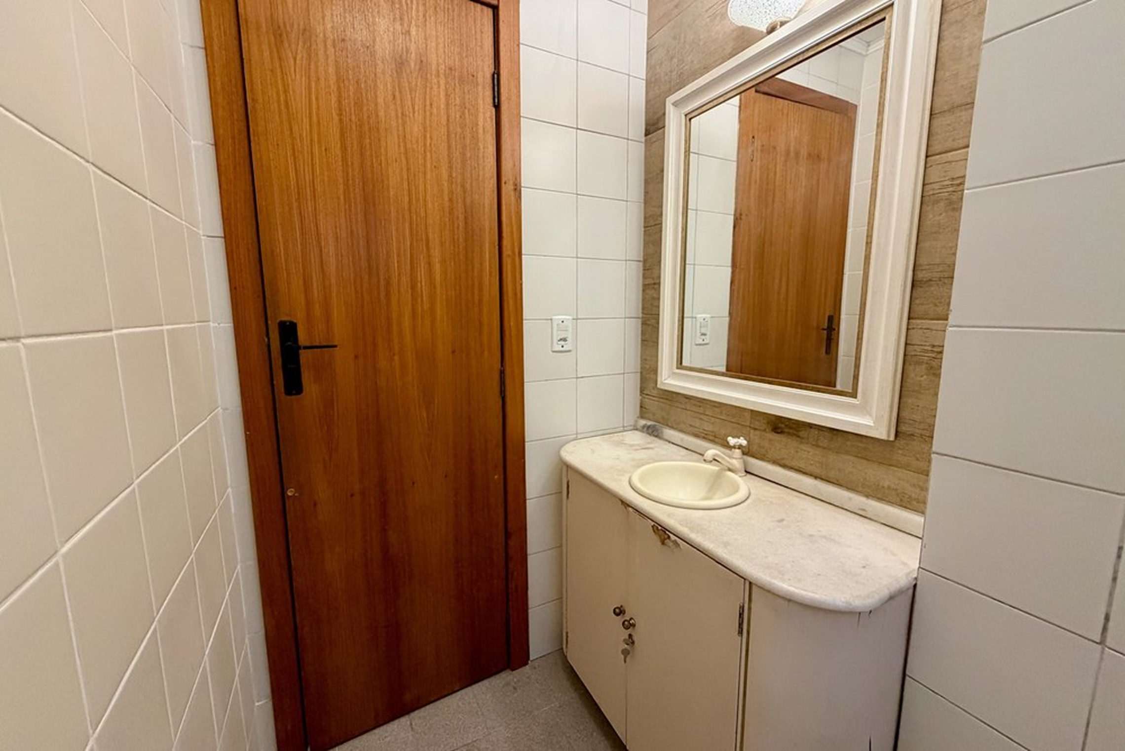 RBDL 414 Sala 81 — Rio Branco, Porto Alegre — foto 4